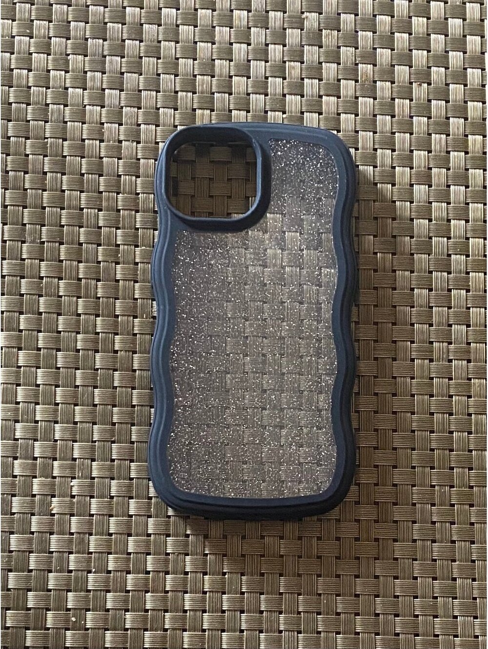 Onn Wavy Grip Case for iPhone 16e/15/14/13 Black/Gold Glitter